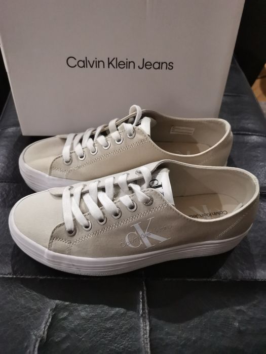 Оригинални дамски кецове Calvin Klein 38