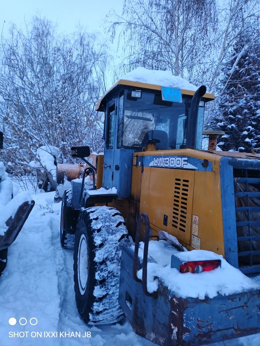 Продам фронтальный погрузчик