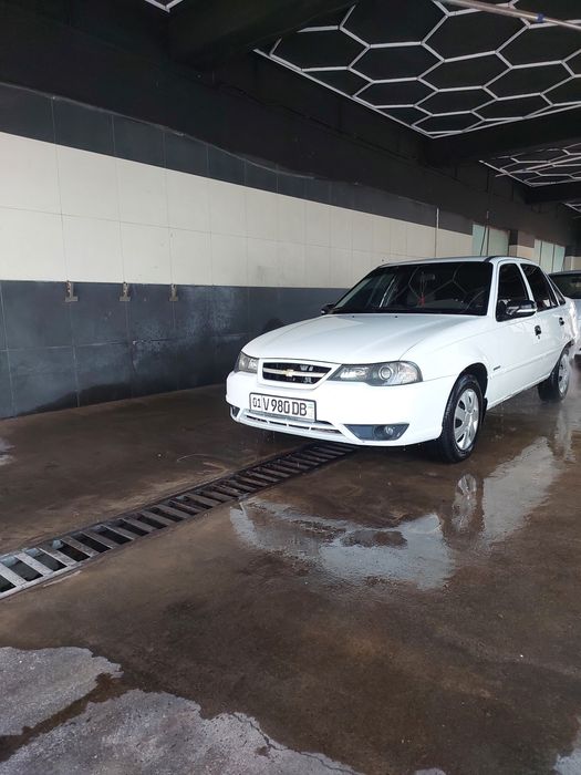 Нексия 2   донс  сотилади  ок рангда  бензинда  пробег 218000