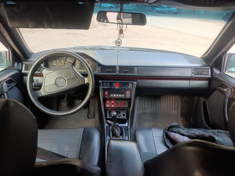Mercedes Benz W124