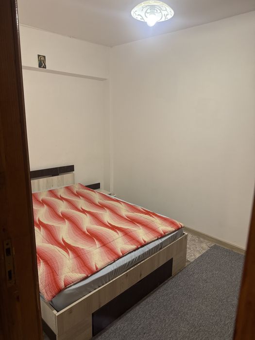Inchiriez apartament zona miorita liceul Karpen