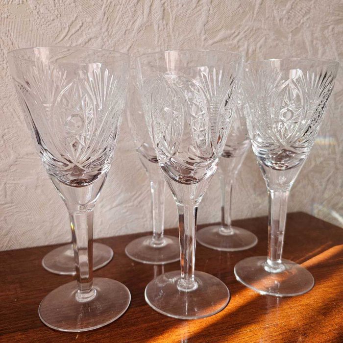 Хрустальные фужеры.