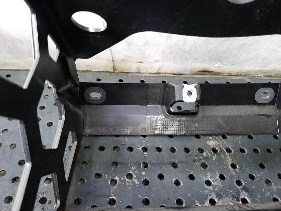 Rama carcasa radio cd player vw polo 6r 6r0858005