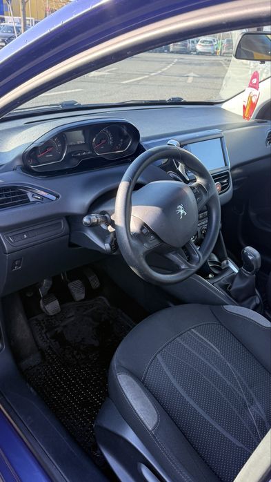 Peugeot 208 – 2015 | 1.2 benzină