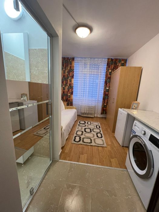 Închiriez camera camin