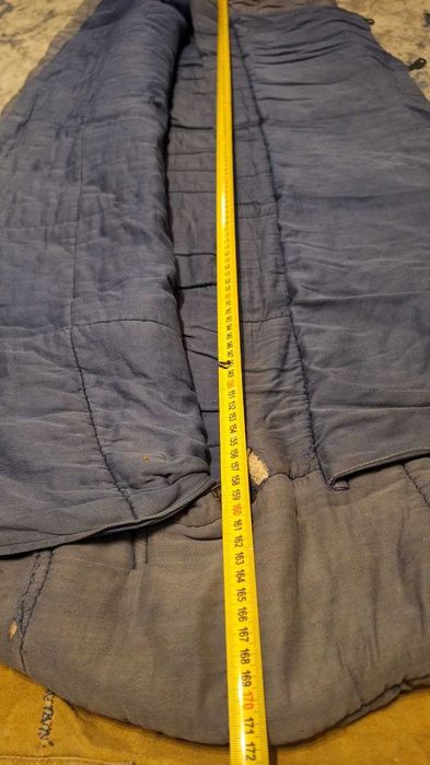 Ватный спальный мешок Размеры: 55Х170см. Вес: 3кг.