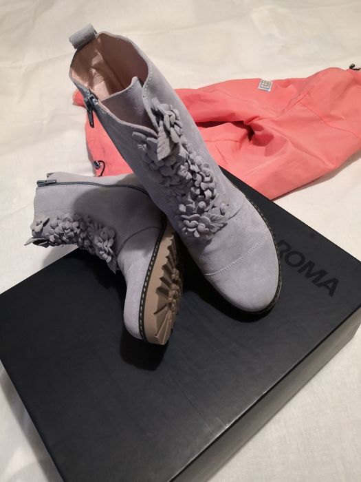 Ботуши естествена кожа с цветя ръчна изработка