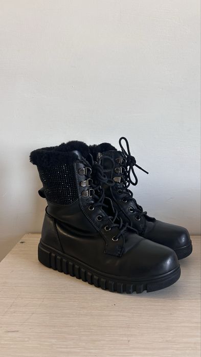 Продам зимную обувь
