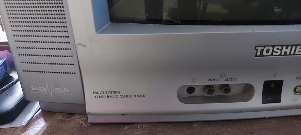 Продам телевизор