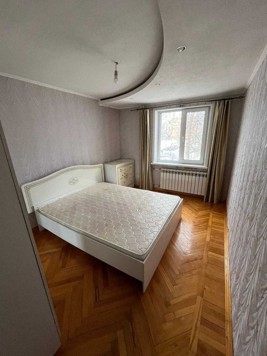 3шка в центре, на Драм театре