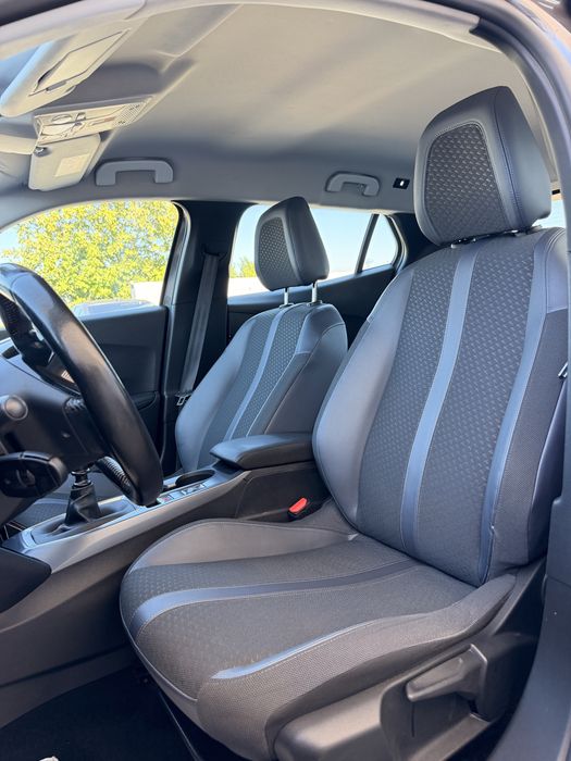 Peugeot 2008 Fabricație 2021 Echipare Allure | Impecabil | Faruri Led | Camera | Asistente șofer | Distribuție înlocuită !