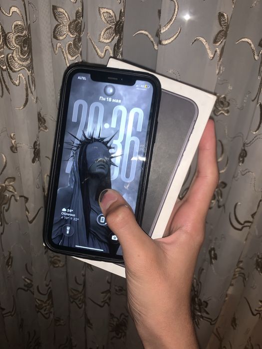 Iphone 11 128/72 с коробкой