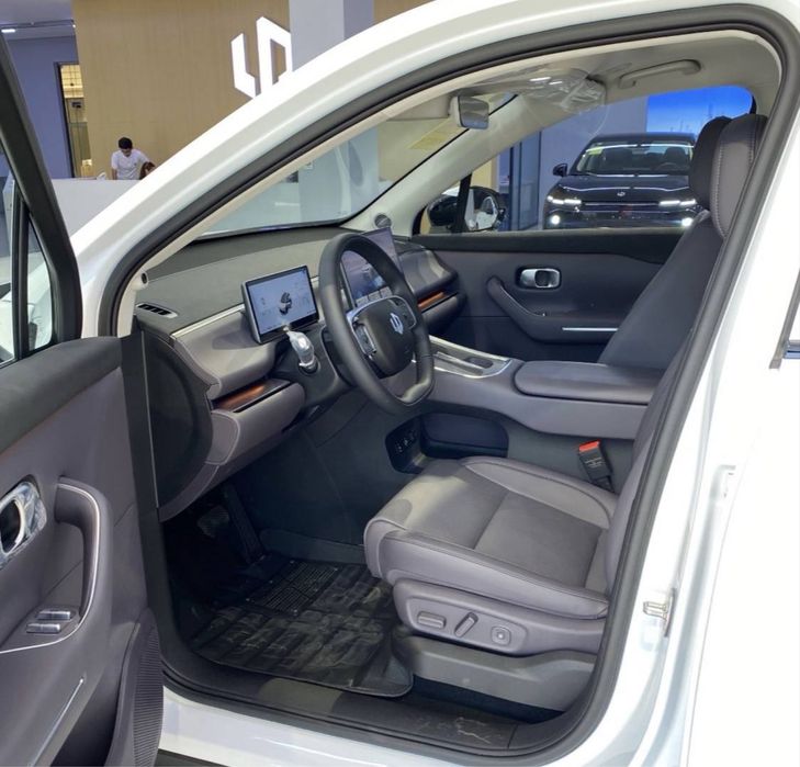 Leapmotor c16 280KM gibrid Lux lidar full