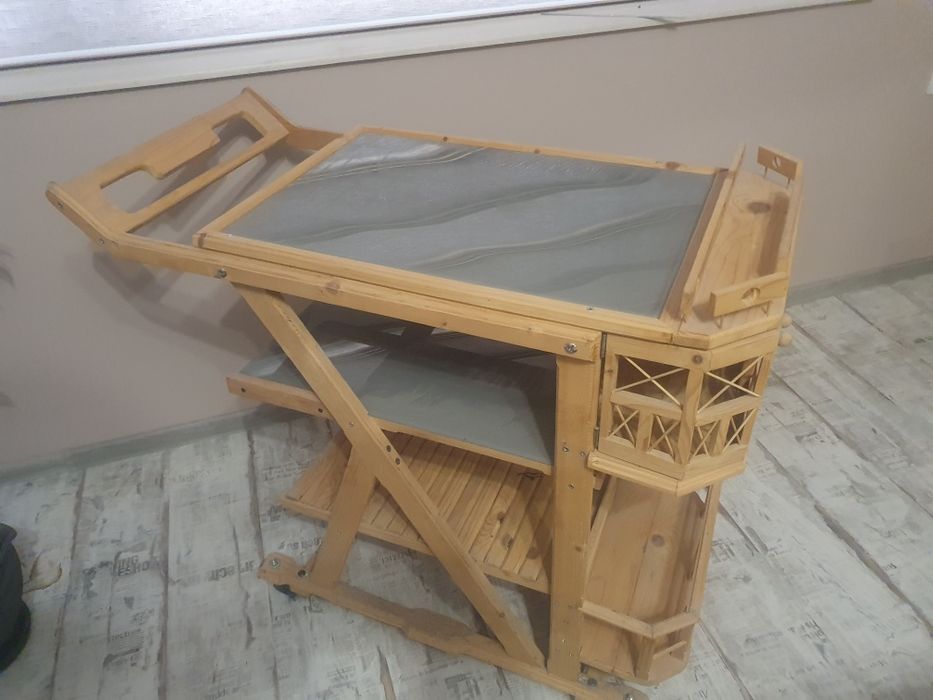 Масичка за сервиране