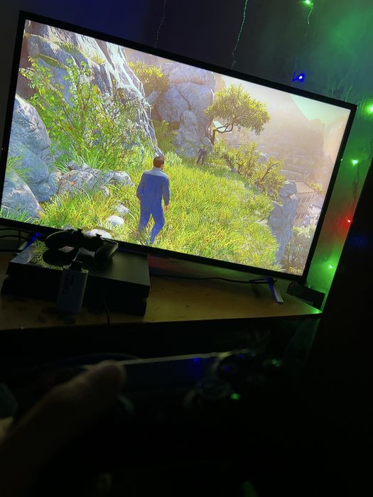 Продаю PlayStation 4 с играми