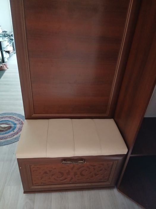 Продам прихожую угловую