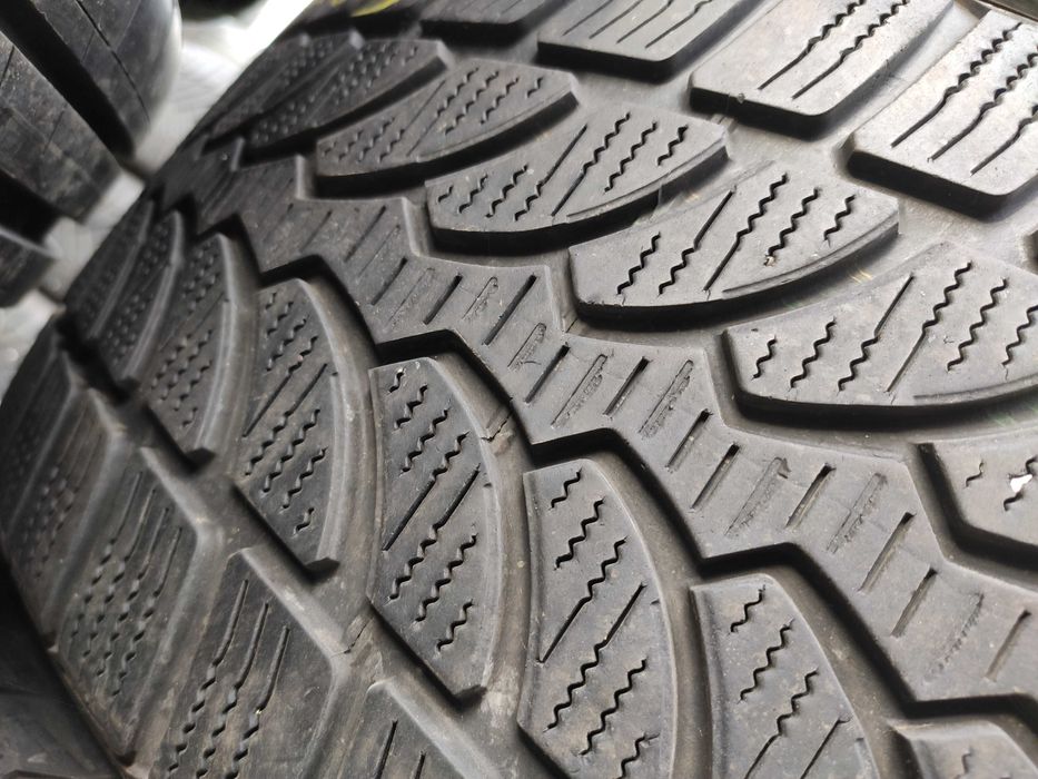 2бр Зимни гуми 225 50 17 - Bridgestone