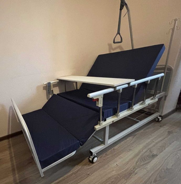 Медицинская кровать с электроприводом