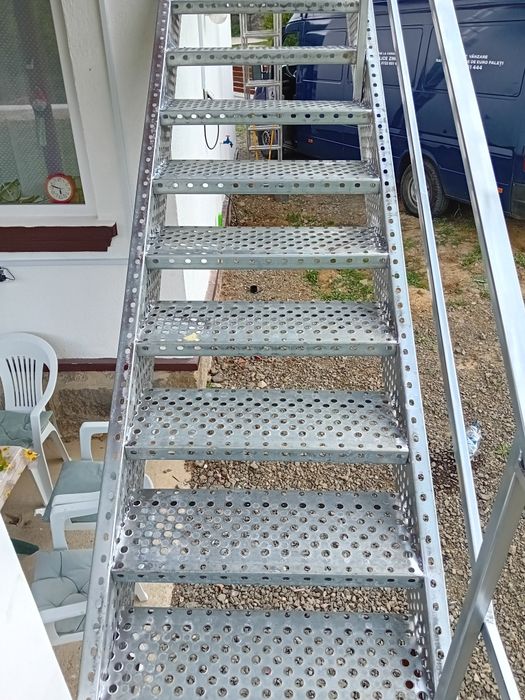 Scara metalica zincata 4mm grosime facem și montaj