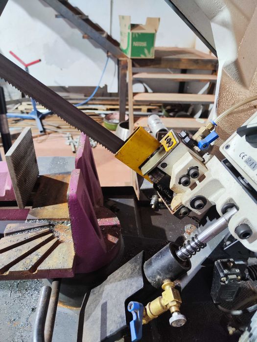 Se vinde fierestrău cu banda urgent