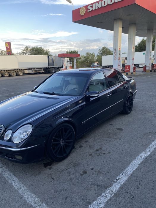 Mercedes Benz W211 E320