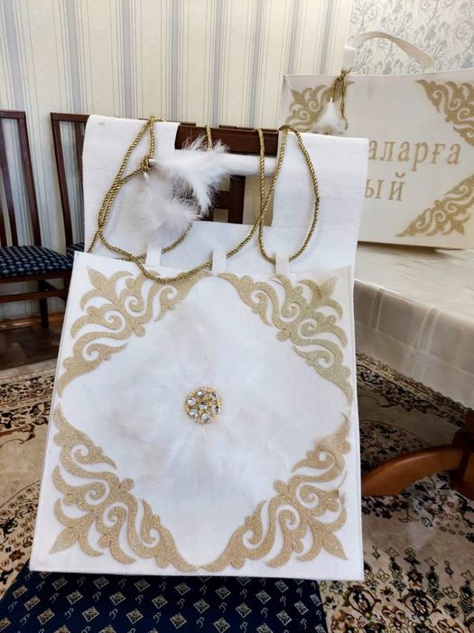 Сатуға арналған BDSM құл нарығы