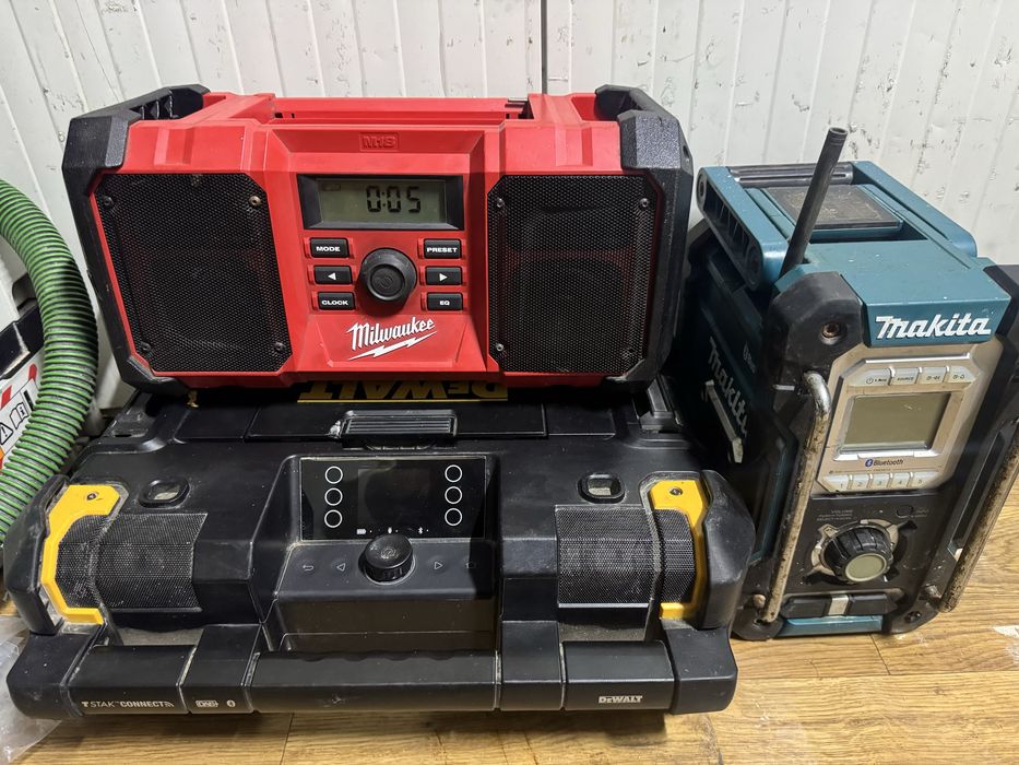 Radio makita / milwaukee / dewalt