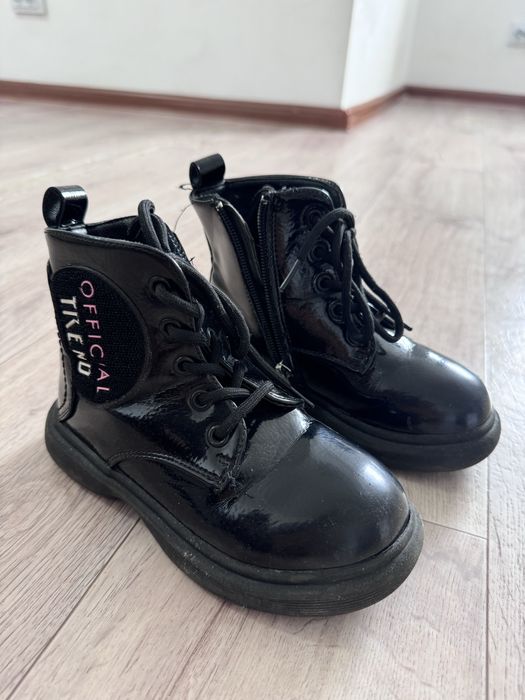 Продам обувь на девочку