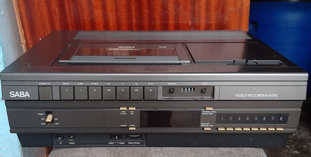 Vând videorecorder de colecție saba în stare bună