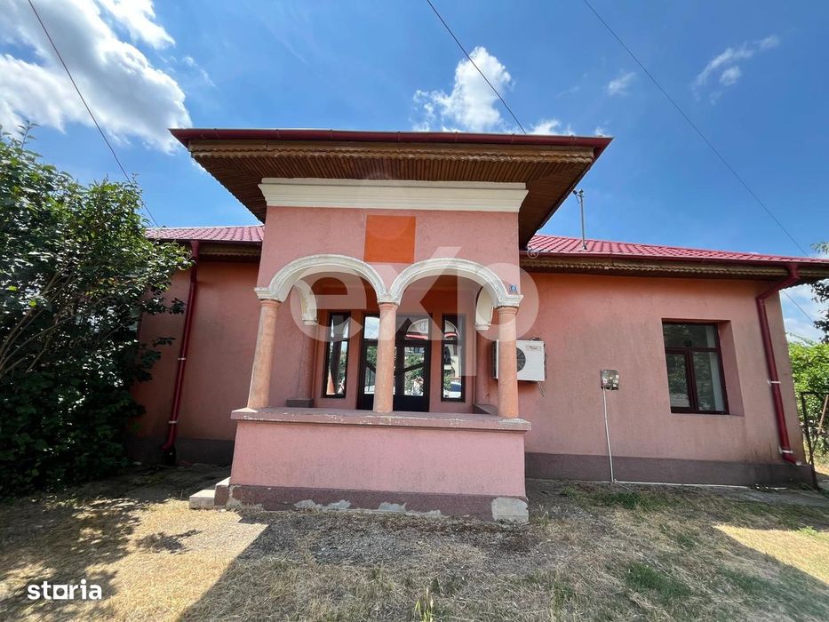 Casa in centrul comunei Corbii Mari, ideala pentru birouri, cabinet sa