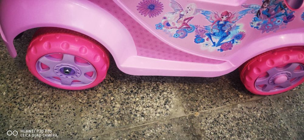 Детска кола за момиче с акумулаторна батерия!