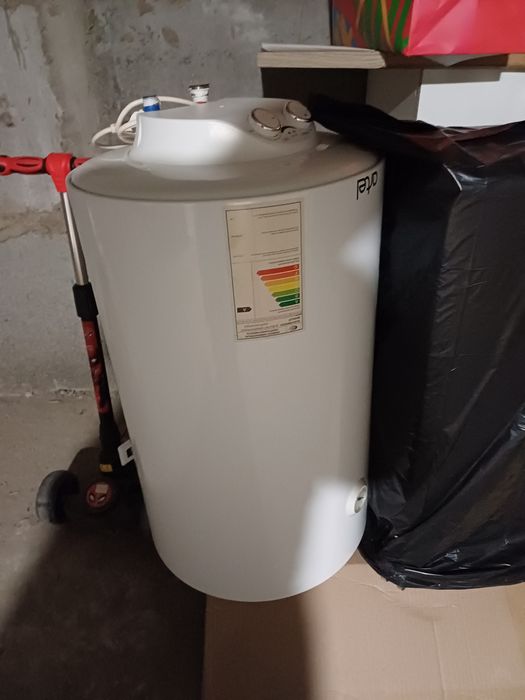 Срочно продам аристон 80л