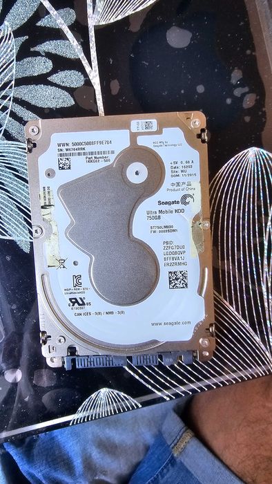 HDD 750 MB.  2.5 за лаптоп
