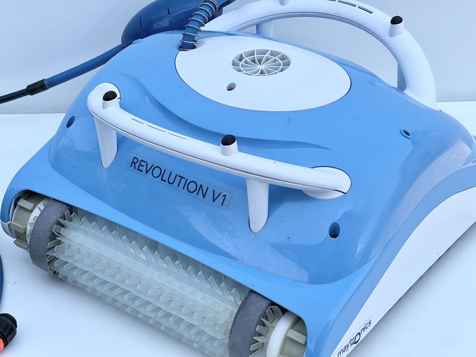 Robot de piscină Dolphin Revolution V1