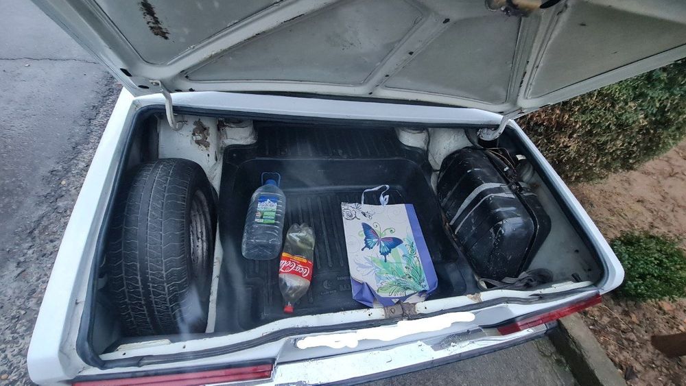 ПРОДАЕТСЯ ВАЗ 2107 - белый жигули