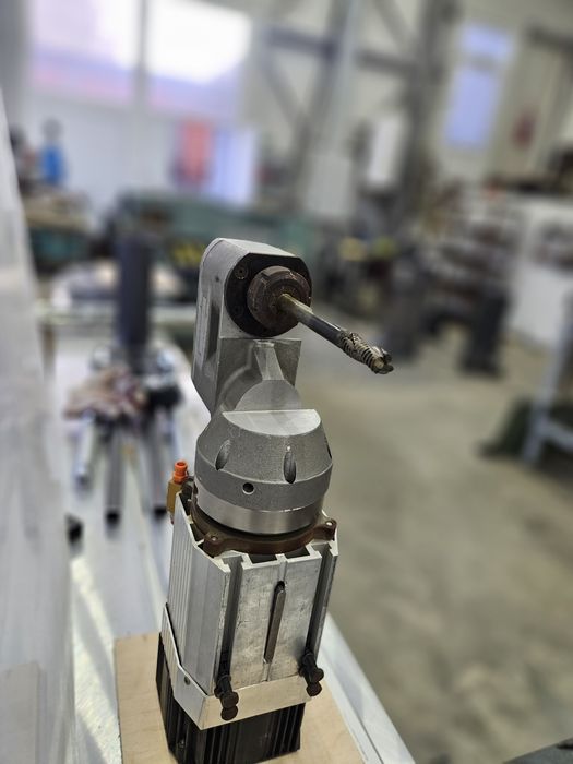 H.S.D. италиански мотори 90° за цнц фреза