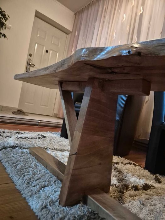 Măsuța de cafea din lemn masiv