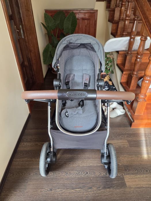Se vinde set Maxi-Cosi carucior, scaun auto si bază
