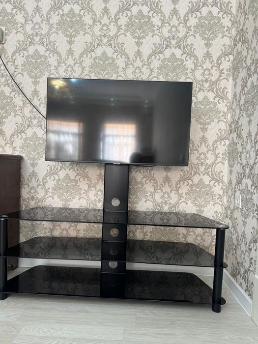 Подставка под ТВ стеклянная