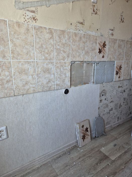 Плитка настенная б/у