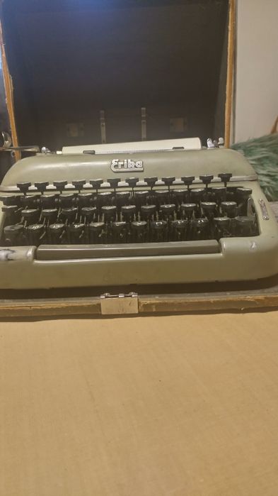 Пишеща машина Ерика