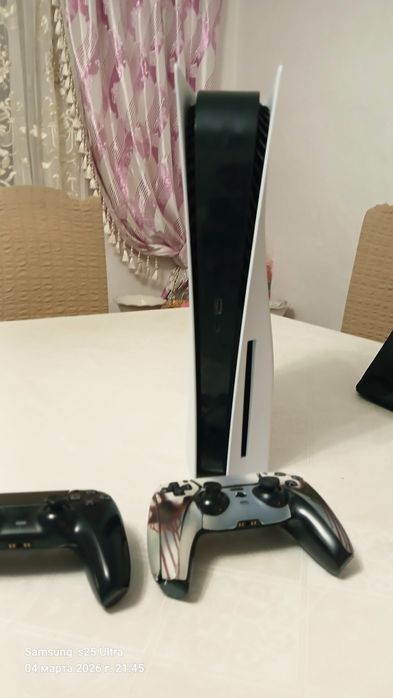Продам PlayStation 5 (PS5 Fat) в отличном состоянии