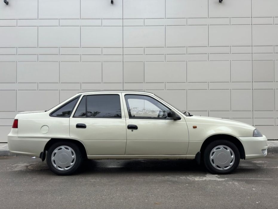 Седан эконом класса Поездки по всему Узб Ташкент Самарканд Бухара Хива