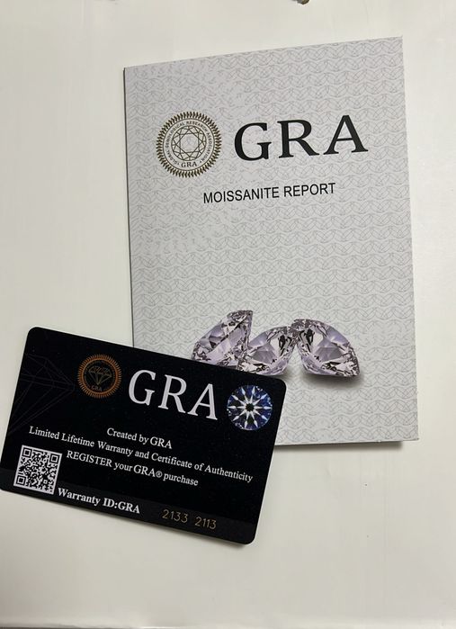 Кольцо с бриллиантом