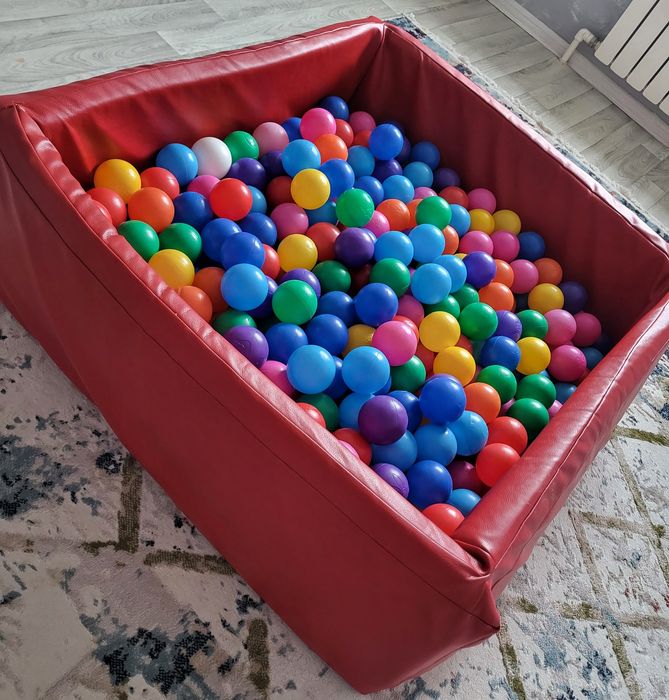 Продам горку и бассейн с шариками