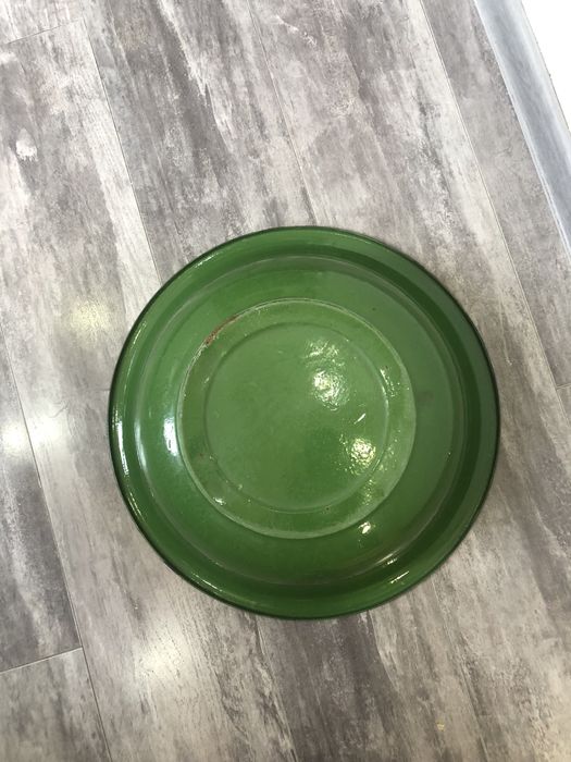 Продаются большие , эмалированные тазы.