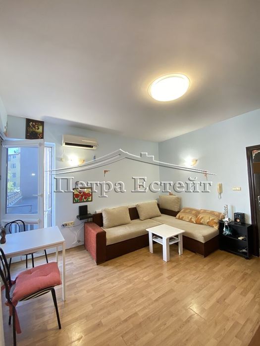 Просторно студио в Варна Бриз под наем за нощувки