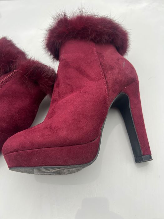 Дамски обувки на висок ток