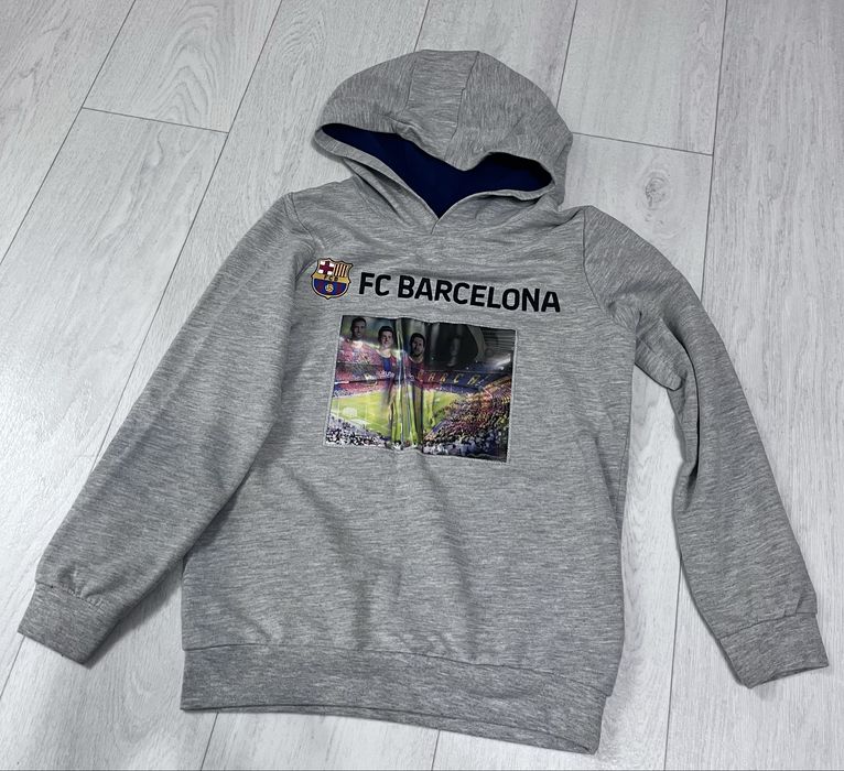 Продам школьную одежду