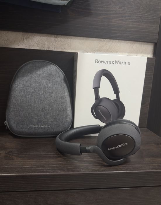 Bowers&Wilkins PX7 Noise Cancelling wireless headphones